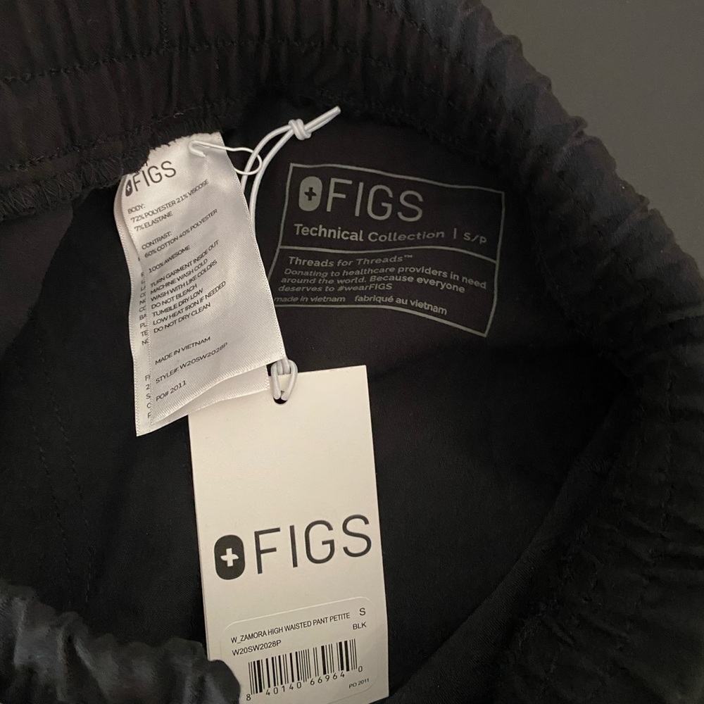 COPY - COPY - FIGS Zamora High Waisted Black Jogger Pant- Petite/Small